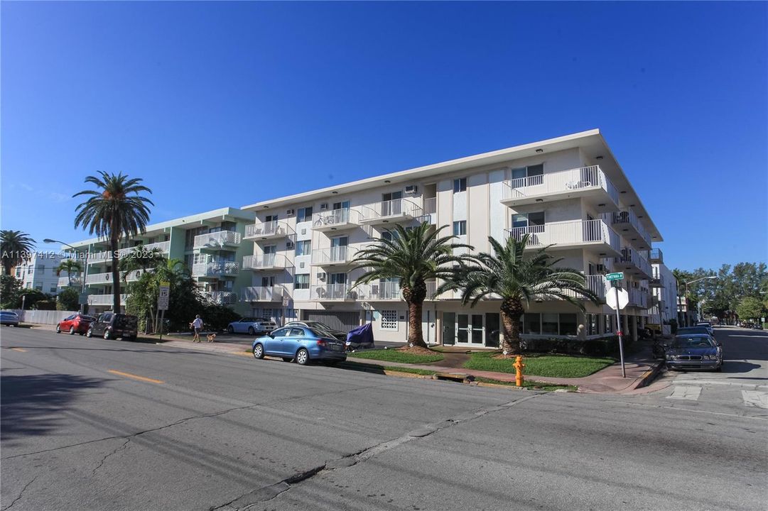 最近租的: $2,300 (1 贝兹, 1 浴室, 685 平方英尺)