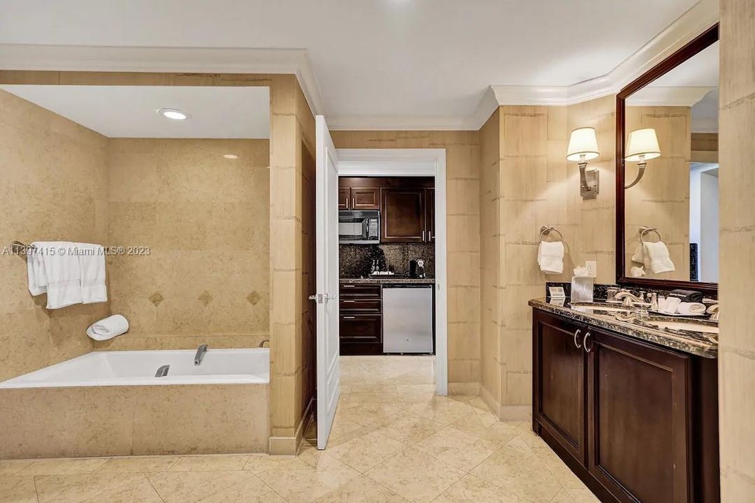 最近售出: $550,000 (1 贝兹, 1 浴室, 630 平方英尺)