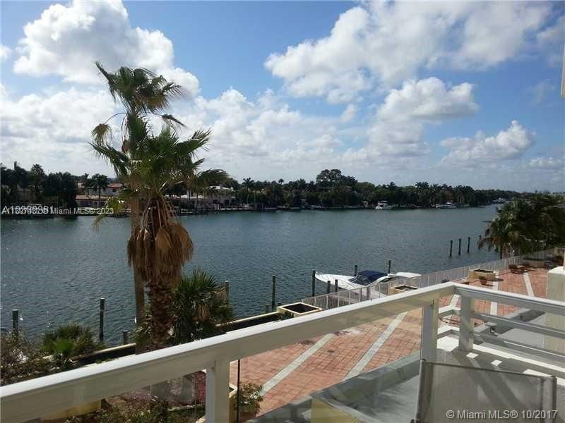 Recently Sold: $525,000 (2 beds, 2 baths, 1190 Square Feet)