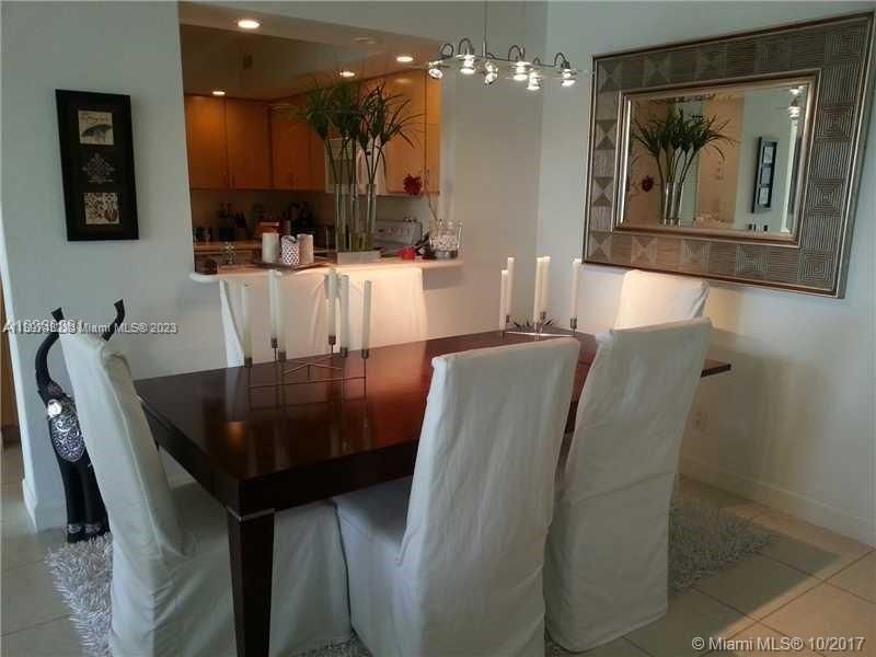 Recently Sold: $525,000 (2 beds, 2 baths, 1190 Square Feet)