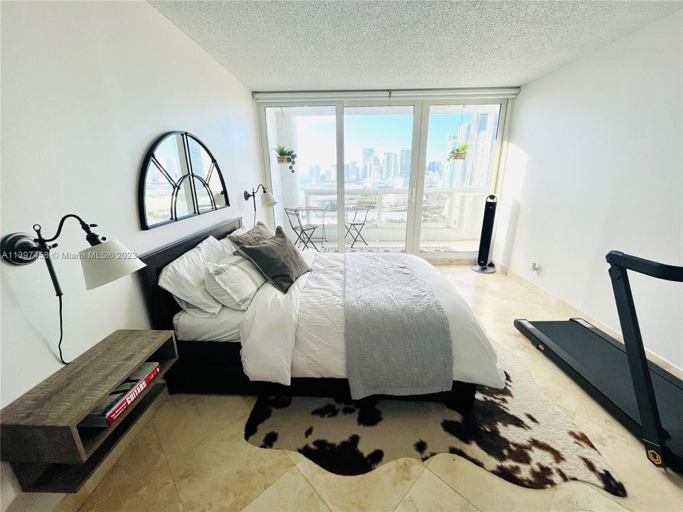 Recently Sold: $440,000 (1 beds, 1 baths, 997 Square Feet)