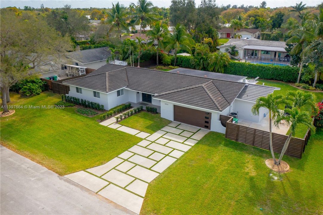 Recently Sold: $1,275,000 (4 beds, 3 baths, 2181 Square Feet)