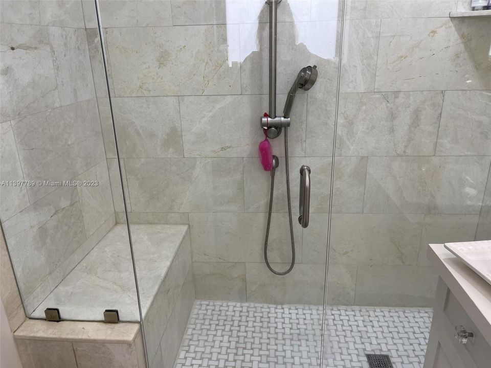 Recently Sold: $1,825,000 (3 beds, 2 baths, 2151 Square Feet)