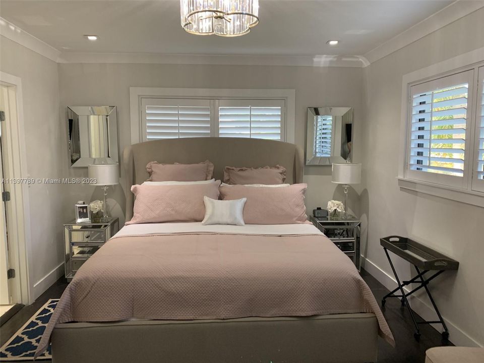 Recently Sold: $1,825,000 (3 beds, 2 baths, 2151 Square Feet)