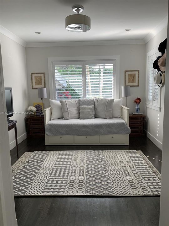 Recently Sold: $1,825,000 (3 beds, 2 baths, 2151 Square Feet)