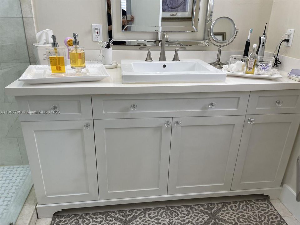 Recently Sold: $1,825,000 (3 beds, 2 baths, 2151 Square Feet)