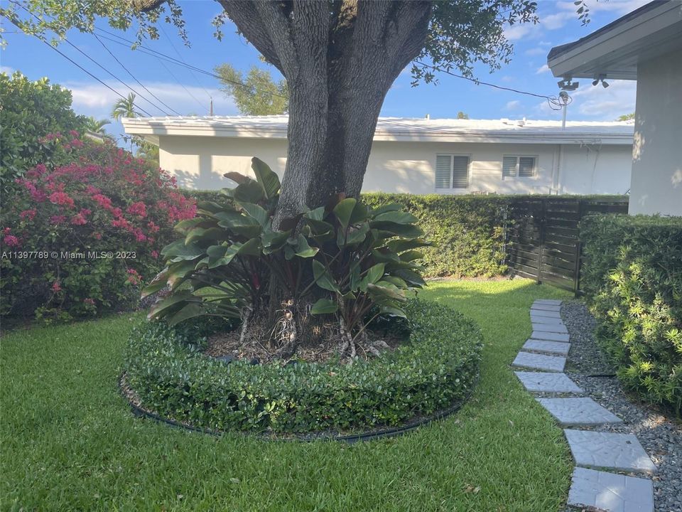 Recently Sold: $1,825,000 (3 beds, 2 baths, 2151 Square Feet)