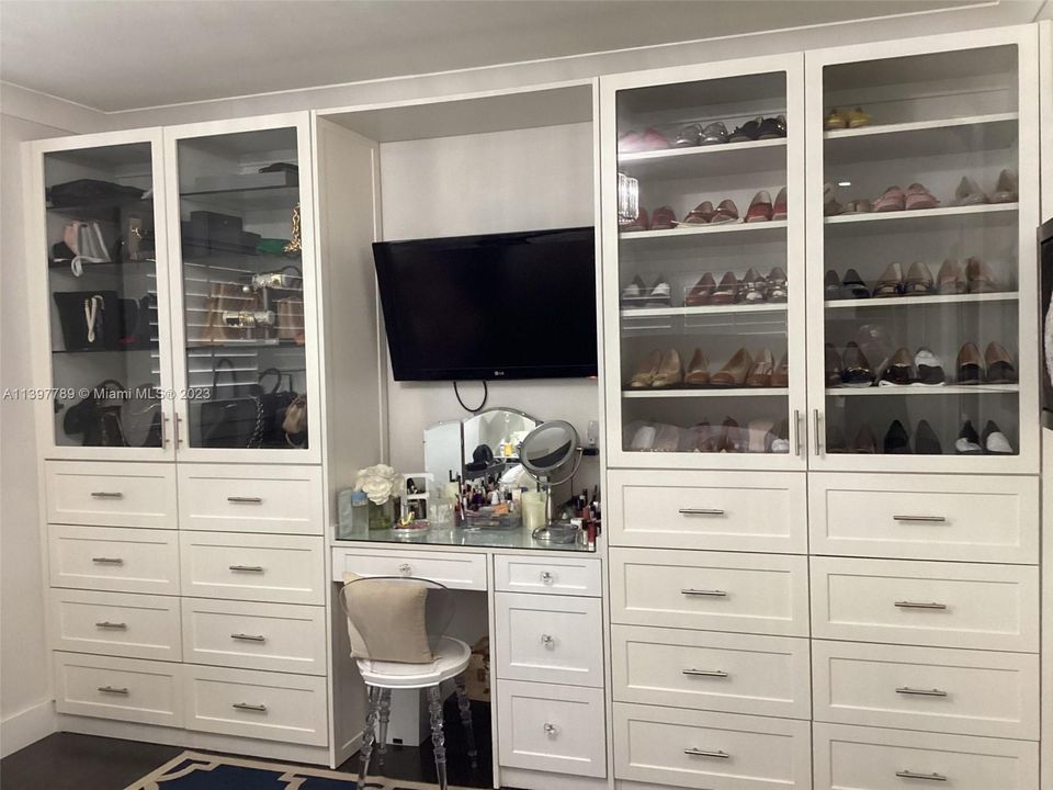 Recently Sold: $1,825,000 (3 beds, 2 baths, 2151 Square Feet)