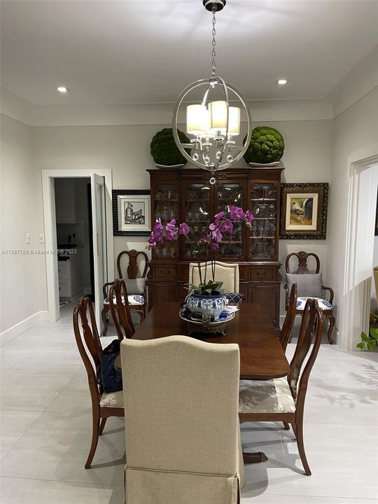 Recently Sold: $1,825,000 (3 beds, 2 baths, 2151 Square Feet)