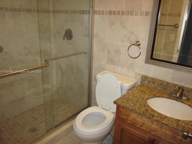 最近租的: $3,300 (3 贝兹, 2 浴室, 1359 平方英尺)