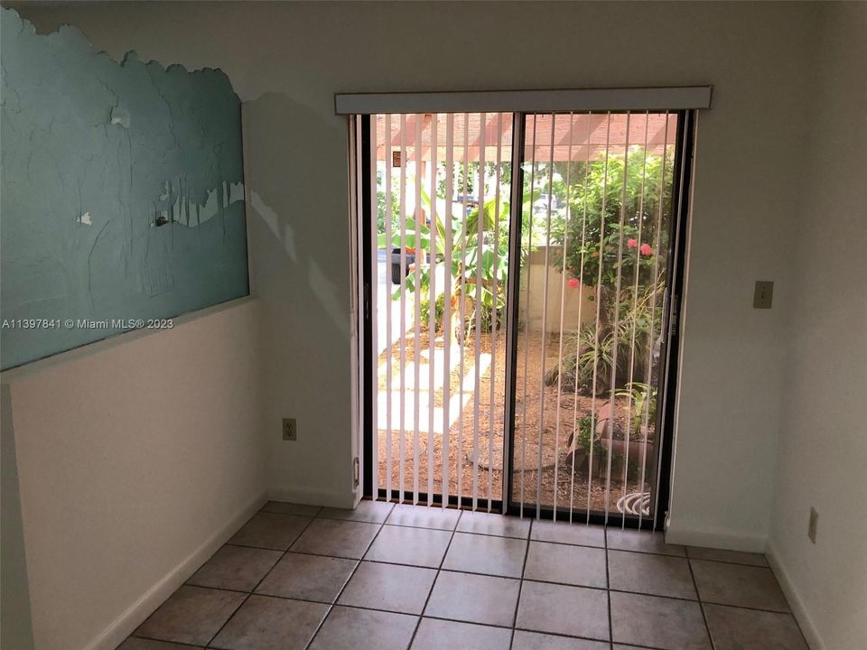 最近租的: $3,300 (3 贝兹, 2 浴室, 1359 平方英尺)