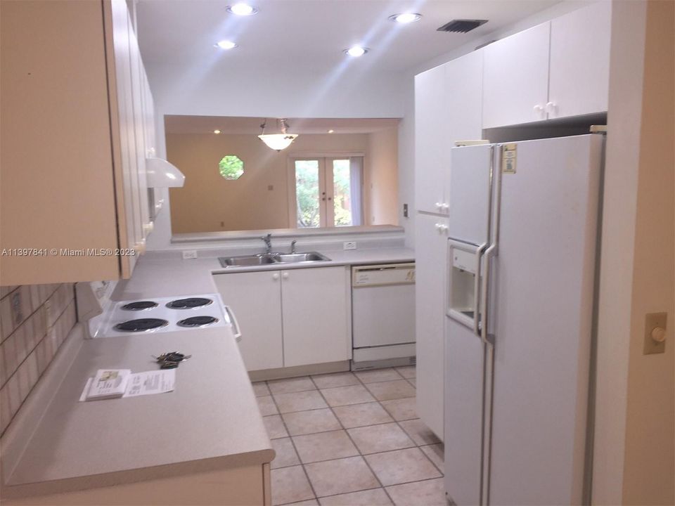 最近租的: $3,300 (3 贝兹, 2 浴室, 1359 平方英尺)