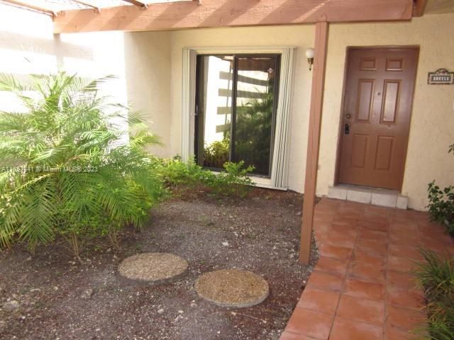 最近租的: $3,300 (3 贝兹, 2 浴室, 1359 平方英尺)