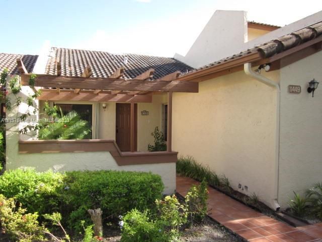 最近租的: $3,300 (3 贝兹, 2 浴室, 1359 平方英尺)