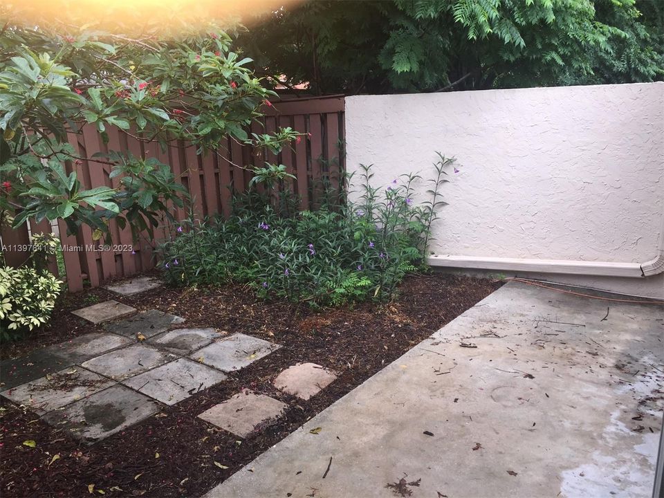 最近租的: $3,300 (3 贝兹, 2 浴室, 1359 平方英尺)