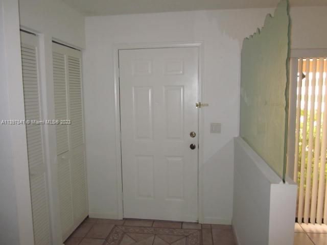 最近租的: $3,300 (3 贝兹, 2 浴室, 1359 平方英尺)