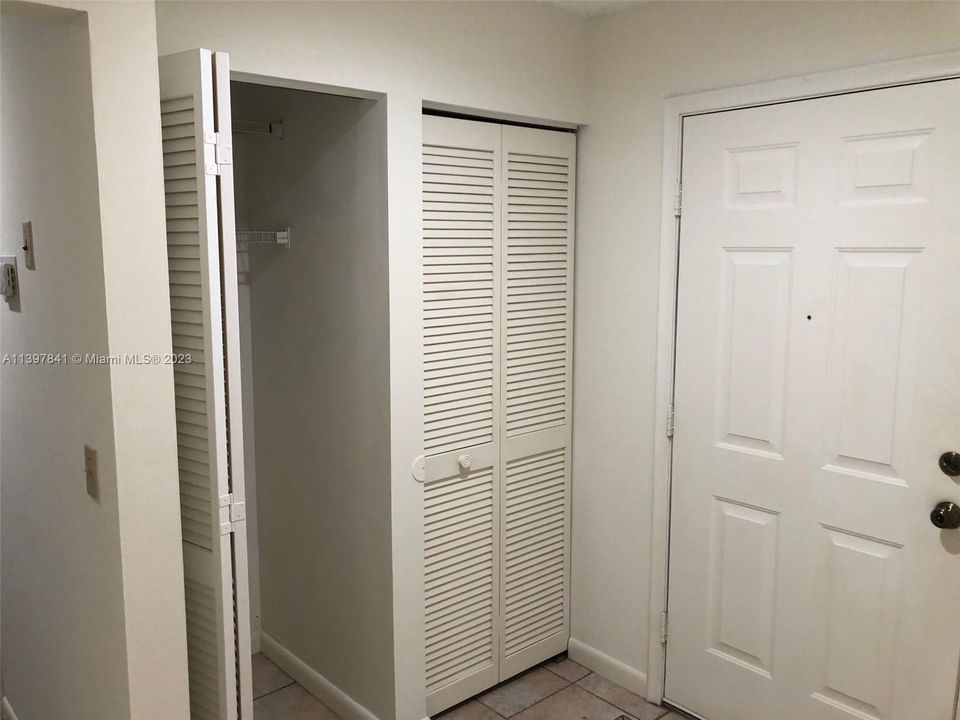 最近租的: $3,300 (3 贝兹, 2 浴室, 1359 平方英尺)