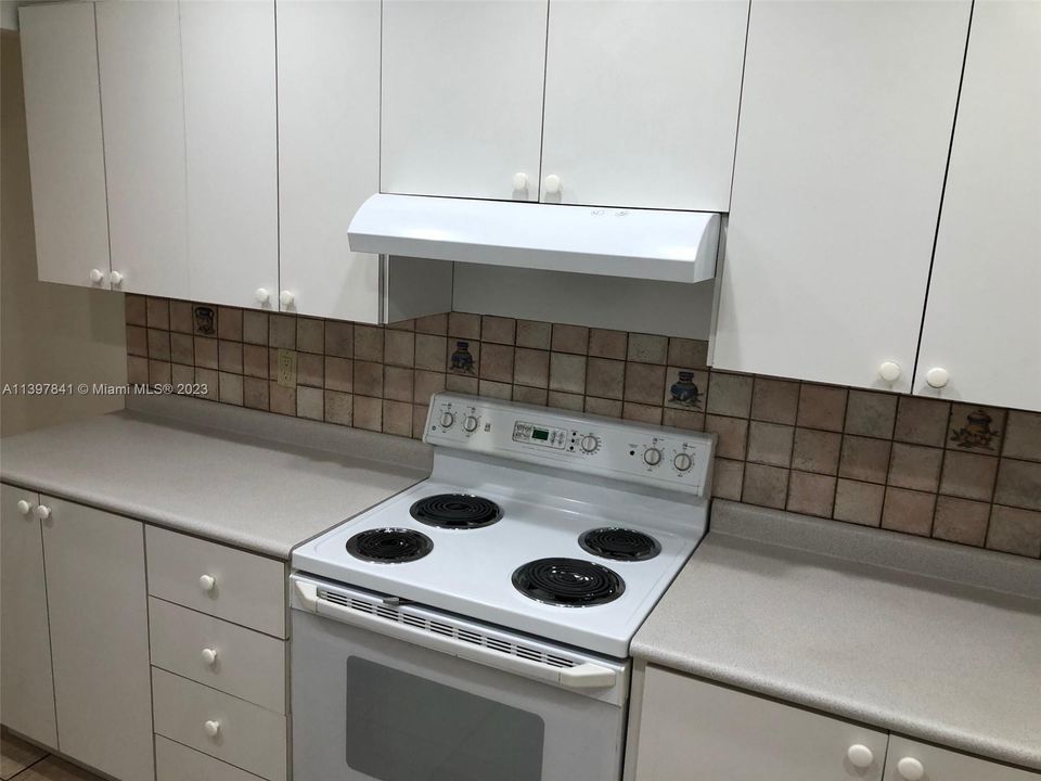 最近租的: $3,300 (3 贝兹, 2 浴室, 1359 平方英尺)