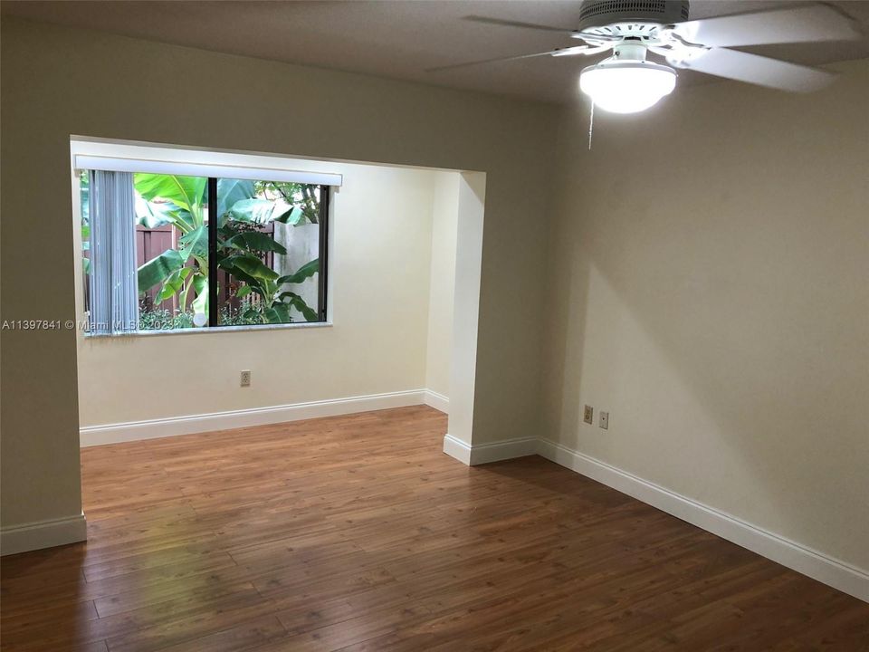 最近租的: $3,300 (3 贝兹, 2 浴室, 1359 平方英尺)