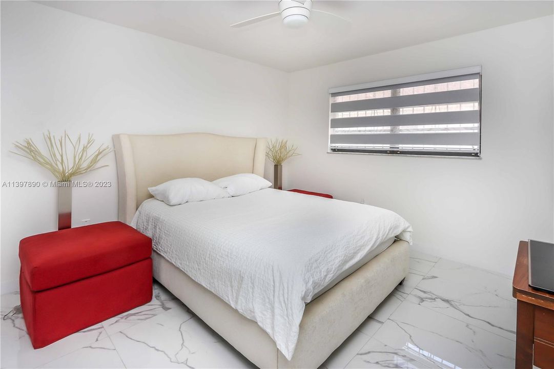 Recently Sold: $800,000 (3 beds, 2 baths, 1818 Square Feet)