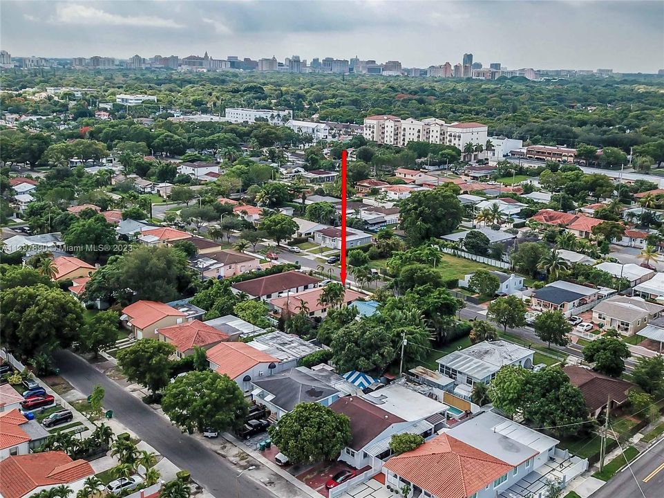 Recently Sold: $800,000 (3 beds, 2 baths, 1818 Square Feet)