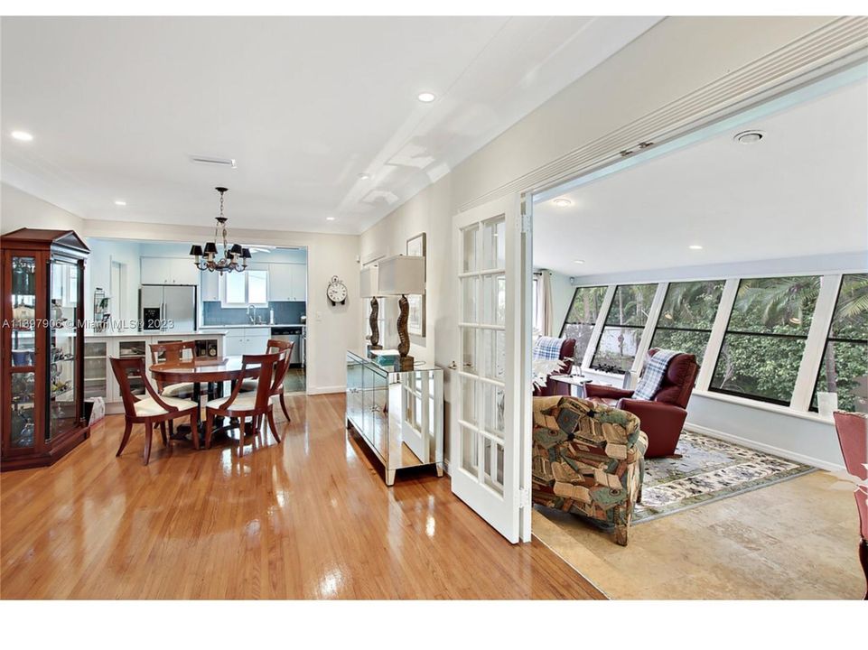 Recently Sold: $1,550,000 (3 beds, 2 baths, 1504 Square Feet)