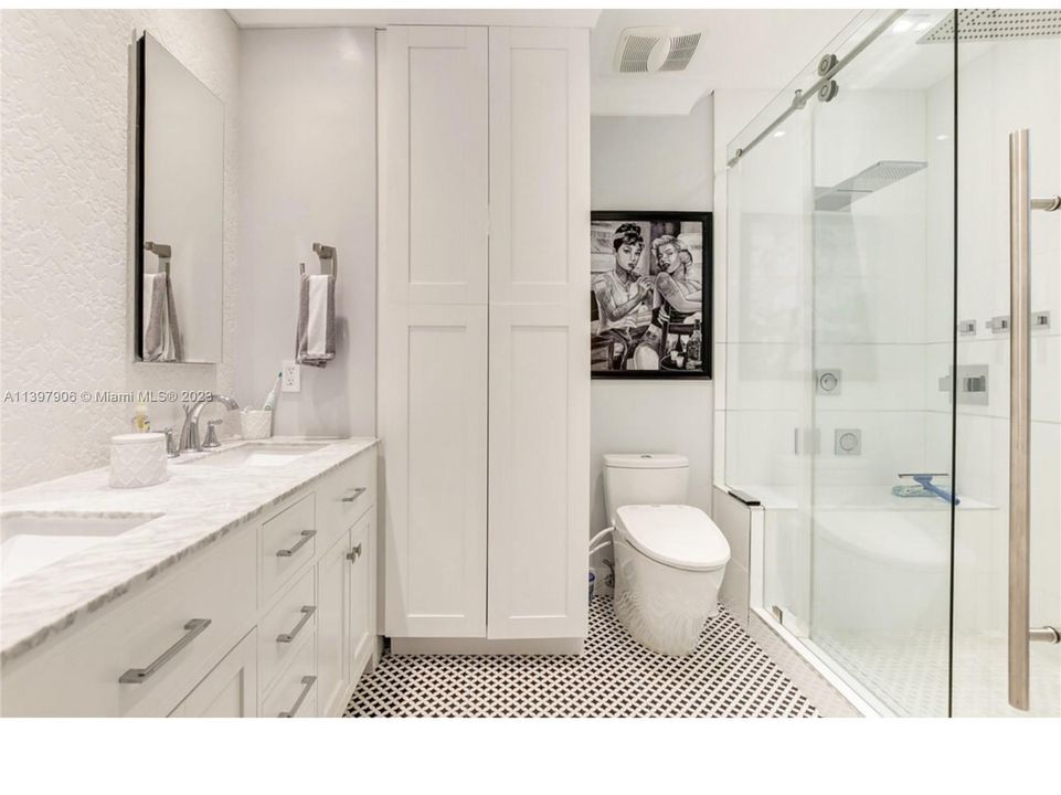 Recently Sold: $1,550,000 (3 beds, 2 baths, 1504 Square Feet)