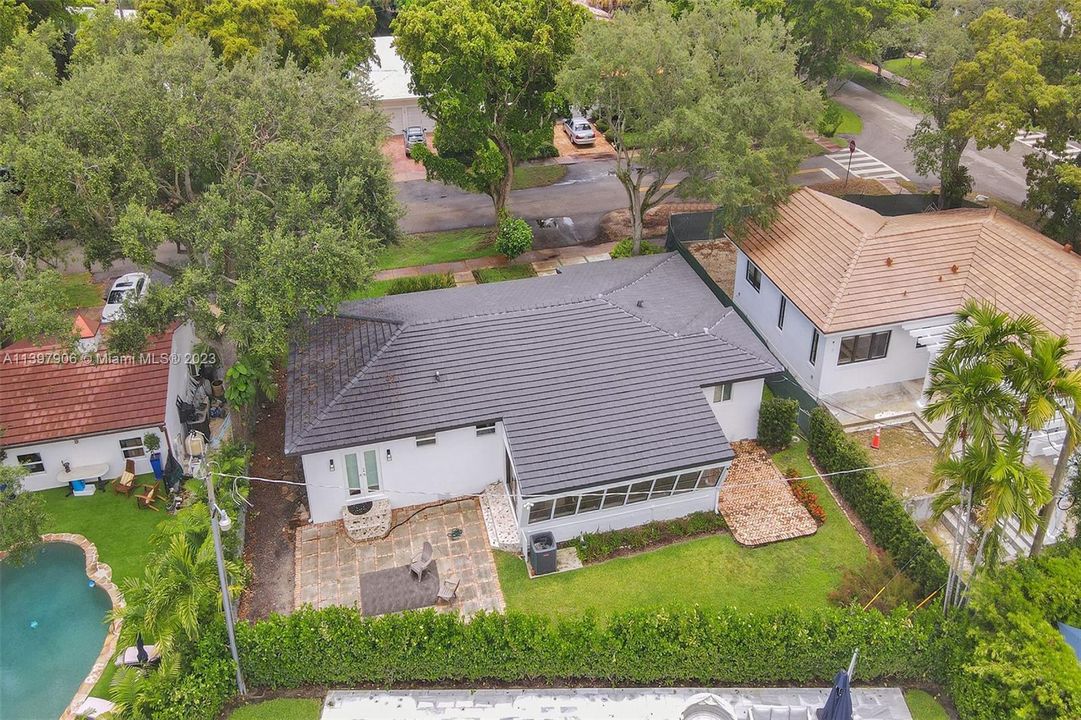 Recently Sold: $1,550,000 (3 beds, 2 baths, 1504 Square Feet)