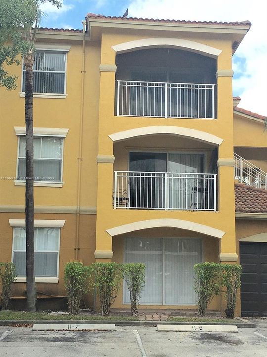 Recently Sold: $279,000 (2 beds, 2 baths, 1091 Square Feet)