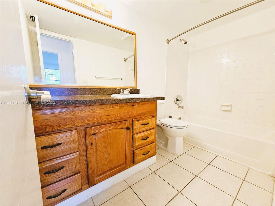 Недавно арендовано: $2,000 (2 спален, 2 ванн, 1073 Квадратных фут)