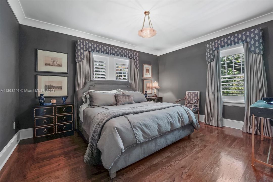 Recently Sold: $1,980,000 (3 beds, 3 baths, 2612 Square Feet)