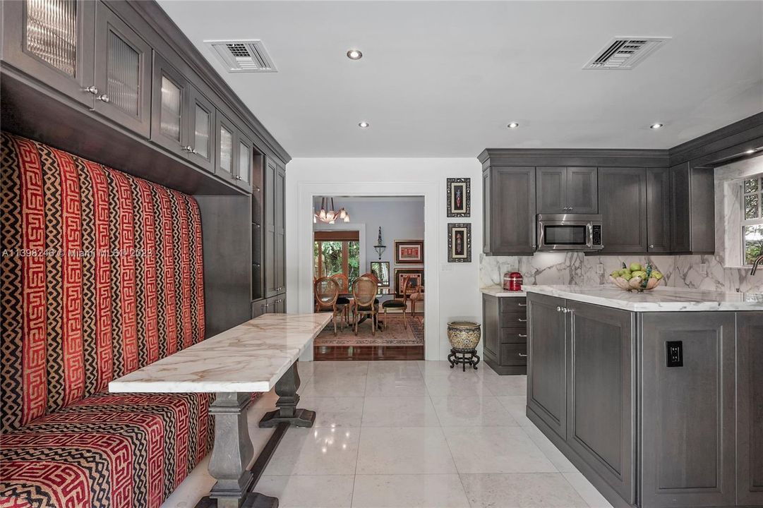 Recently Sold: $1,980,000 (3 beds, 3 baths, 2612 Square Feet)