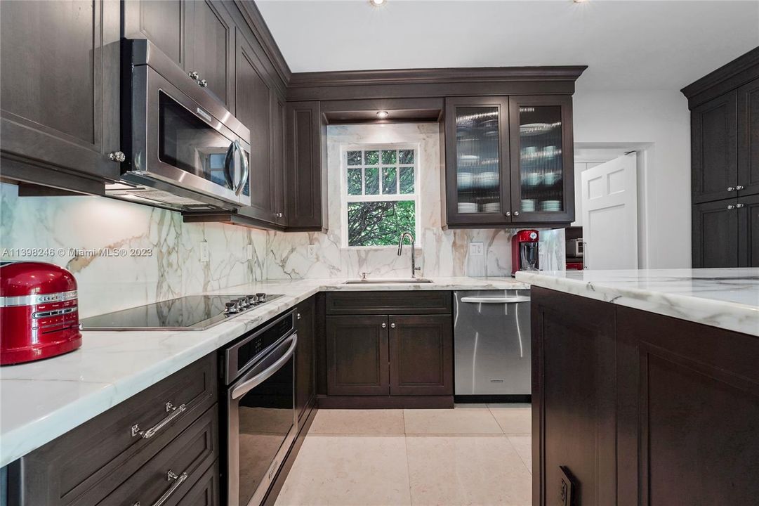 Recently Sold: $1,980,000 (3 beds, 3 baths, 2612 Square Feet)