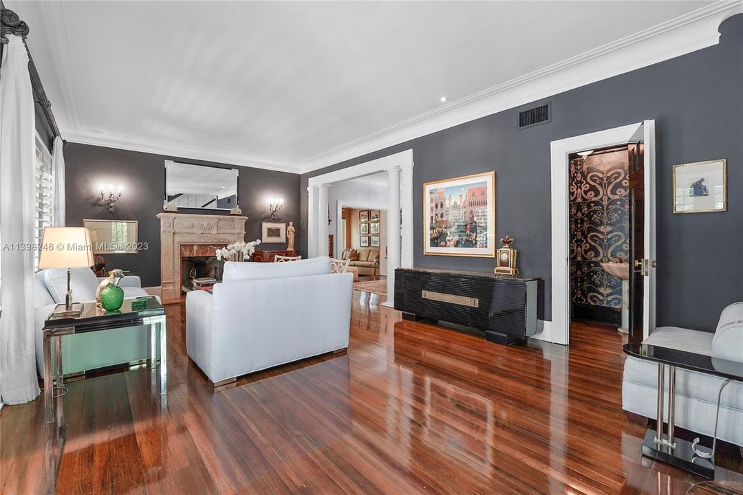 Recently Sold: $1,980,000 (3 beds, 3 baths, 2612 Square Feet)