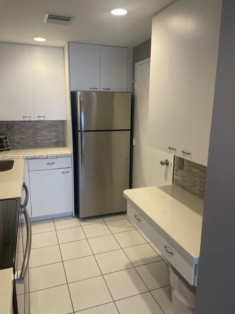 Recently Rented: $2,200 (0 beds, 1 baths, 546 Square Feet)