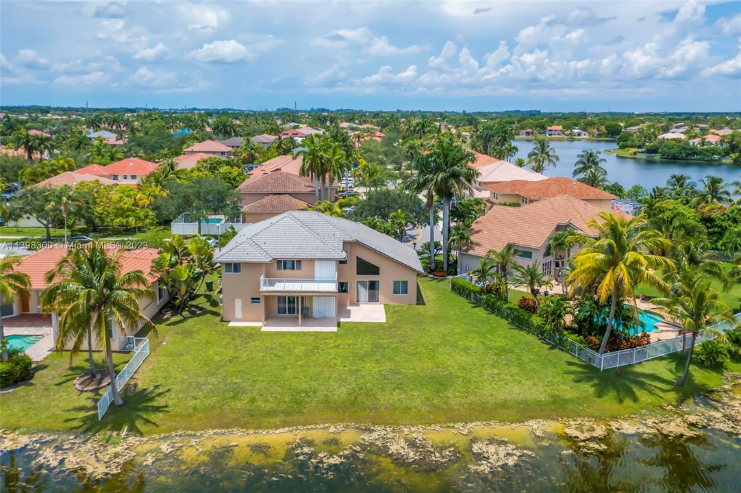 Recently Sold: $839,000 (5 beds, 3 baths, 3090 Square Feet)