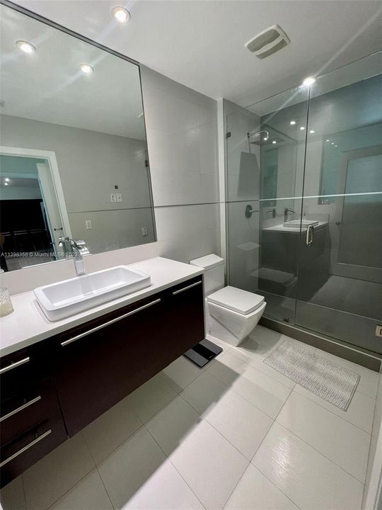 Недавно арендовано: $2,850 (1 спален, 1 ванн, 780 Квадратных фут)