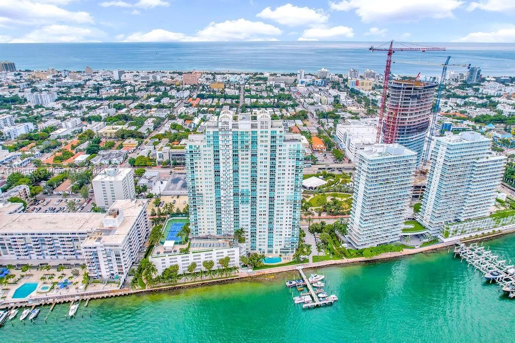 Recently Sold: $999,000 (3 beds, 2 baths, 1191 Square Feet)