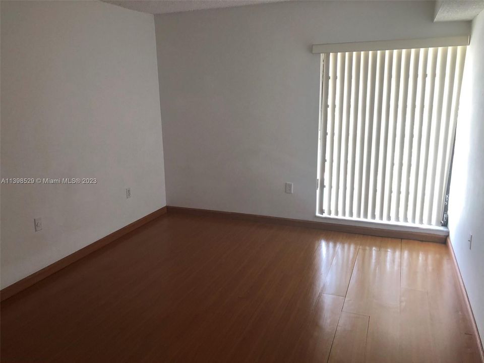 Недавно арендовано: $2,400 (0 спален, 0 ванн, 1200 Квадратных фут)