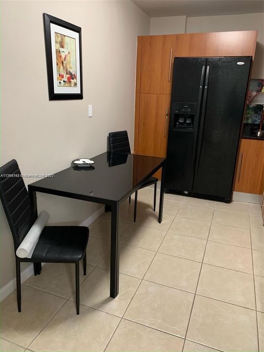 Recently Rented: $2,300 (1 beds, 1 baths, 817 Square Feet)