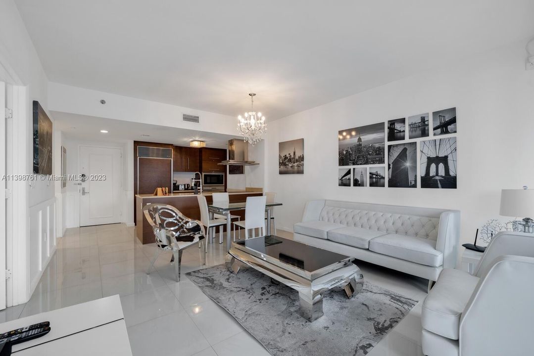For Sale: $839,900 (1 beds, 1 baths, 790 Square Feet)