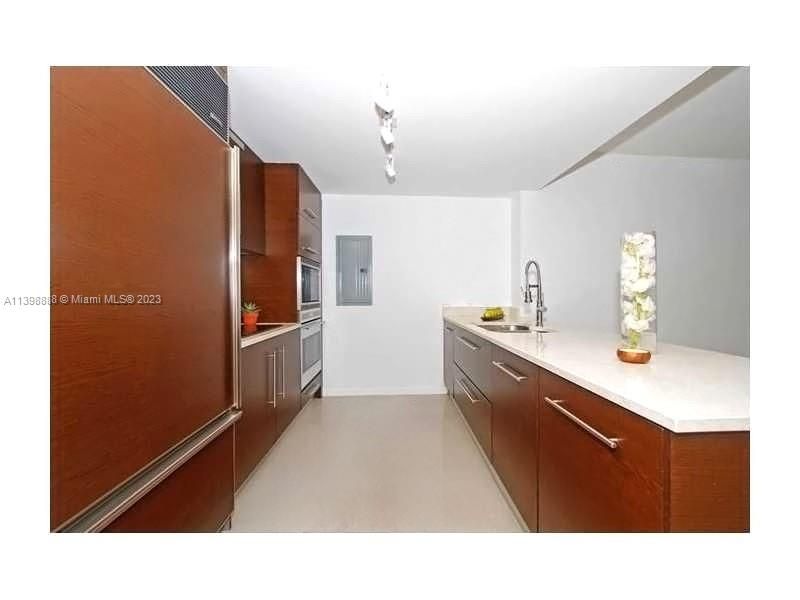 Recently Rented: $6,100 (2 beds, 2 baths, 1313 Square Feet)