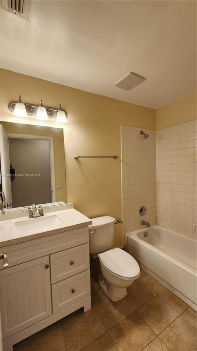 最近租的: $3,900 (3 贝兹, 2 浴室, 1943 平方英尺)
