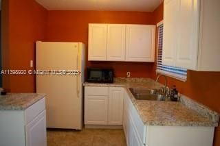 Recently Rented: $1,550 (1 beds, 1 baths, 2074 Square Feet)