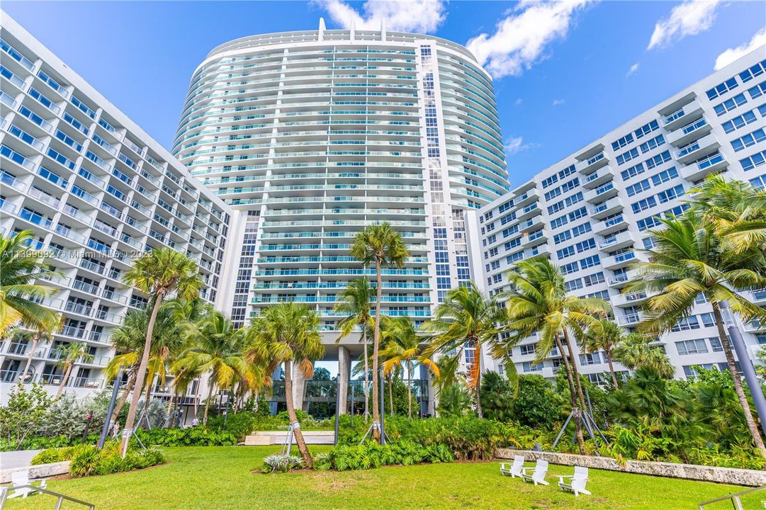 Recently Sold: $429,999 (2 beds, 1 baths, 953 Square Feet)