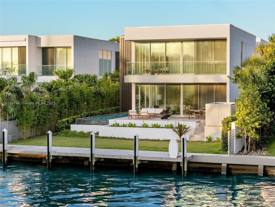 Ritz-Carlton Miami Beach waterfront villa 1