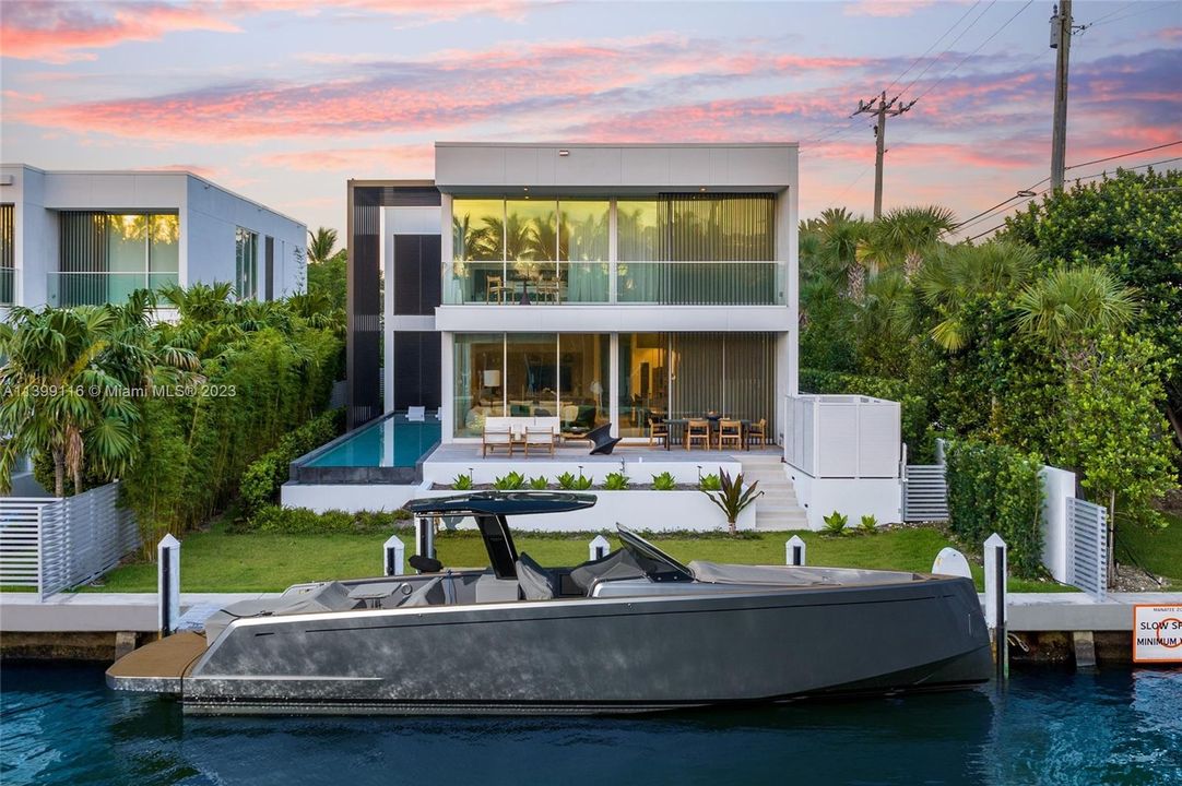 Ritz-Carlton Miami Beach waterfront villa 1 backside