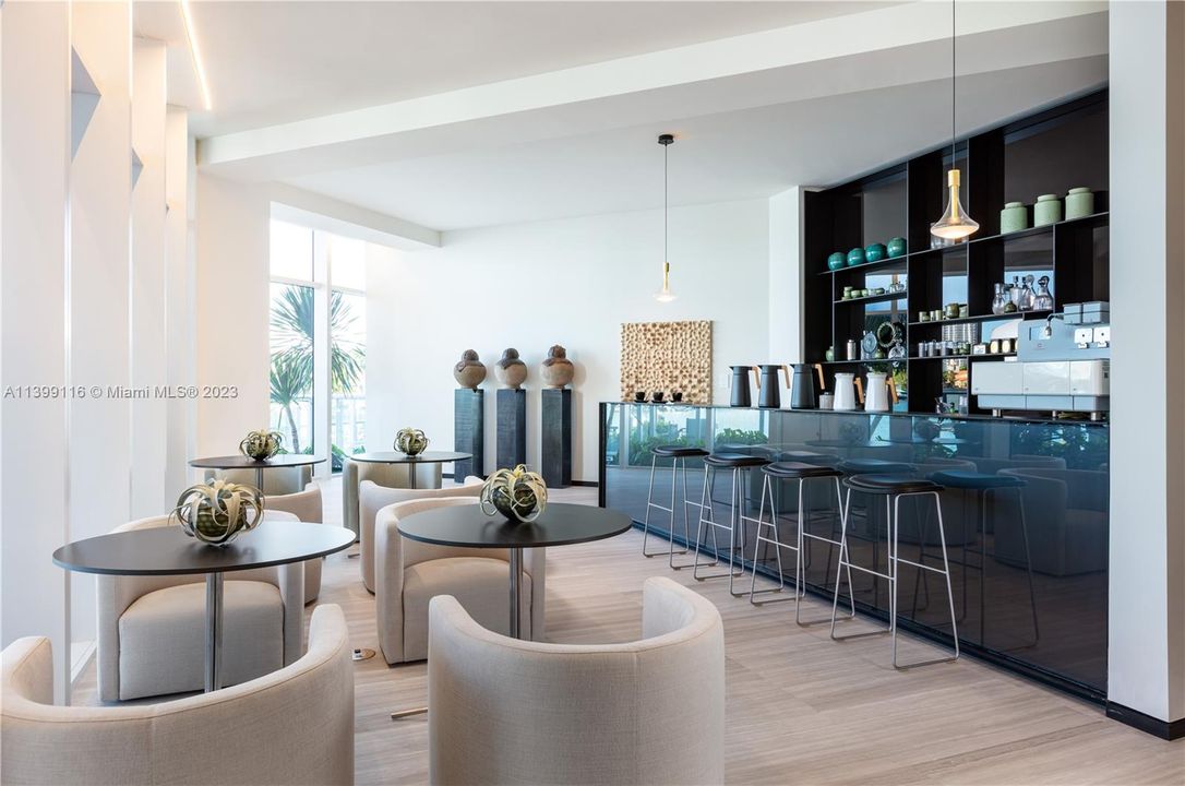 Ritz-Carlton Miami Beach Bar/Breakfast area