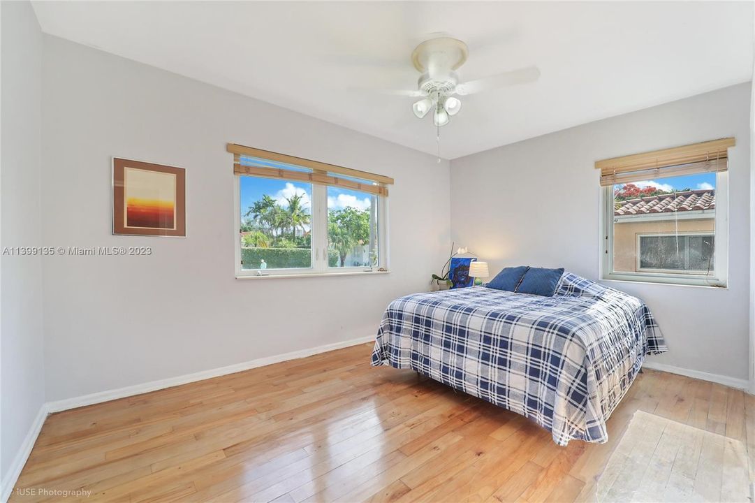 Recently Sold: $975,000 (4 beds, 2 baths, 1842 Square Feet)