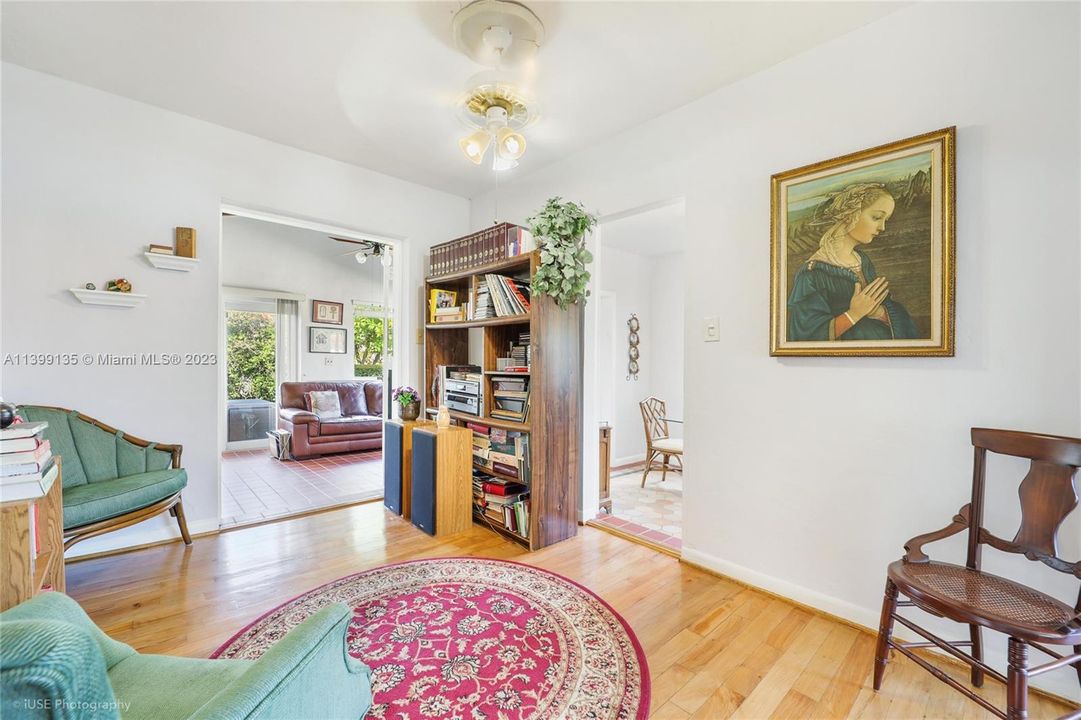 Recently Sold: $975,000 (4 beds, 2 baths, 1842 Square Feet)